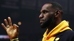 Here's How to Do LeBron's 'Sexy' Squats Properly