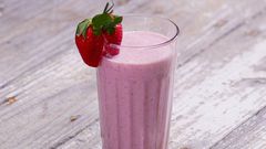 Coconut-Strawberry Smoothie Fat-Loss Accelerator