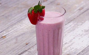 Coconut-Strawberry Smoothie Fat-Loss Accelerator
