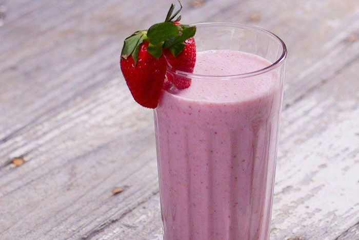 Coconut-Strawberry Smoothie Fat-Loss Accelerator