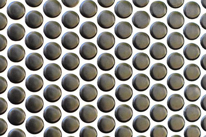 Dr. Pimple Popper Removes Several Back Blackheads