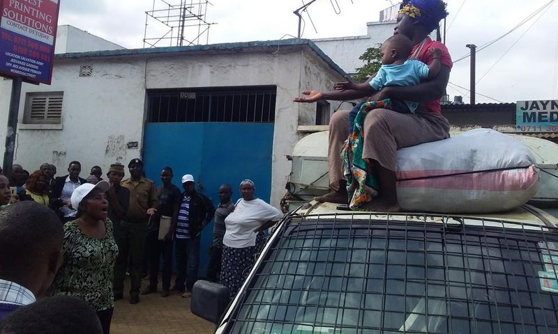 Sonko offers Sh40,000 reward for video of harassed female hawker forced to climb on Kanjo vehicle with baby at Fire Station in Nairobi CBD