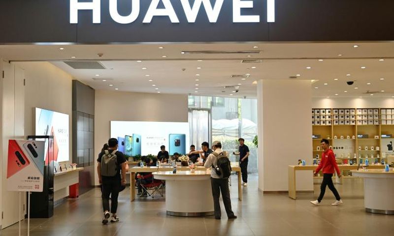 A Huawei store in Shanghai: Two senior US senators warn the Trump administration not to water down a US ban on Huawei products