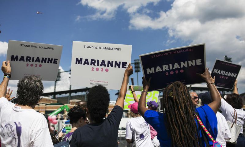 Climate Activists Pack Streets, Urging Candidates to Look Beyond 'Glamour'