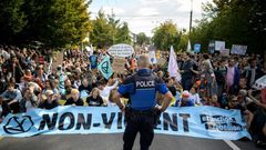 Swiss activists have joined the wave of civil disobedience protesting the lack of government action to tackle climate change