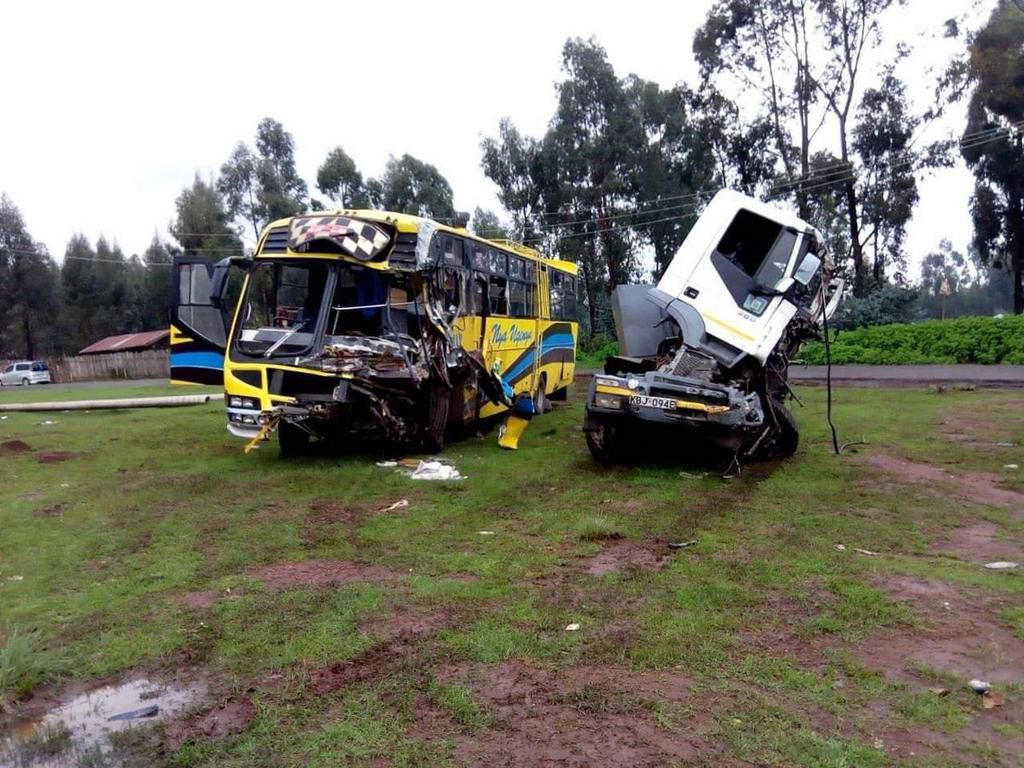 1 person reported dead after trailer crashes into bus at Mau Summit along Nakuru-Eldoret highway