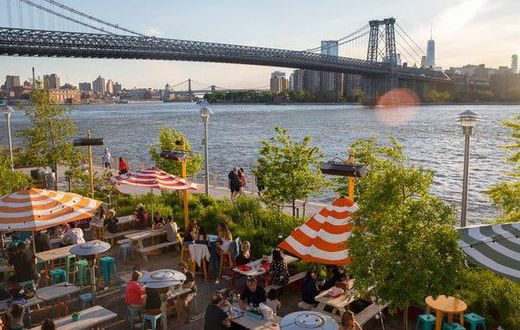 South Williamsburg, Brooklyn: Where families are out in force