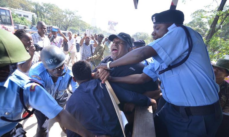 Scores arrested, police lob teargas as Mombasa traders stage protests over order on mandatory hauling of imports on SGR