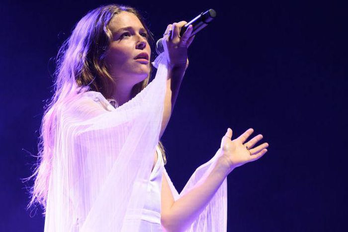 Maggie Rogers Responded To An Inappropriate Fan