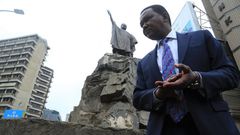 Governor Alfred Mutua addressing Kenyans at Nairobi CBD