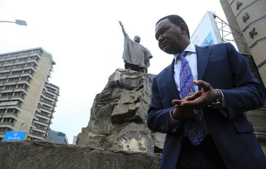Governor Alfred Mutua addressing Kenyans at Nairobi CBD