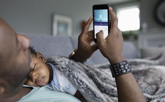 Does Your Smartphone Make You a Dumber Dad?
