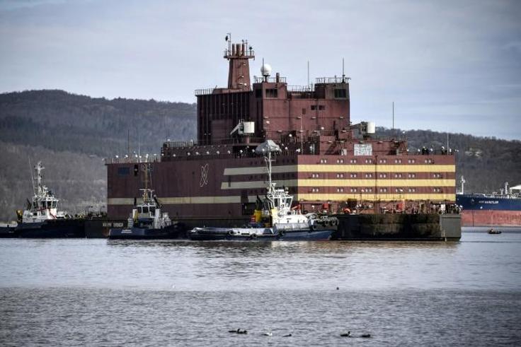 The Akademik Lomonosov's 5,000-kilometre journey to northeastern Siberia has been dubbed a potential "Chernobyl on ice" 