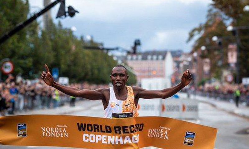 Kenya's elite athlete Geoffrey Kamworor breaks world record