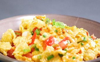 Make This Cheesy Scallion Scramble For Breakfast