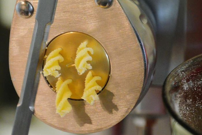 Dr. Pimple Popper Pops A 'Sea Of Blackheads'