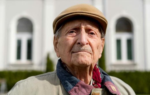Marko Feingold outside the Israeli Cultural Centre in Salzburg last year
