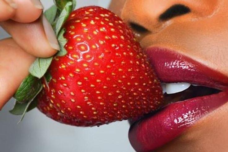 Beauty benefits of strawberries (Liberal America)