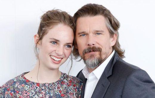 Ethan Hawke Loves Robin on 'Stranger Things'