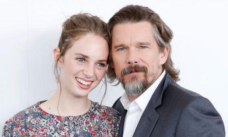 Ethan Hawke Loves Robin on 'Stranger Things'