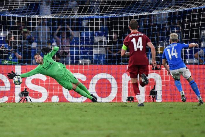 Mertens' penalty helped Napoli down holders Liverpool