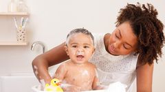 Bathing baby (babysense)