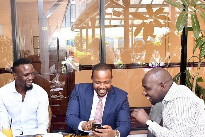 Panic-striken Murkomen asks for help to dispose old Sh1,000 minutes to deadline