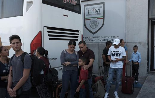U.S. Can Block Migrants Seeking Asylum, but Only in Some States, Appeals Court Rules