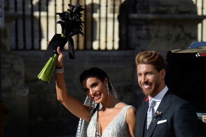 Pilar Rubio and Sergio Ramos waved to the crowd after marrying in Seville