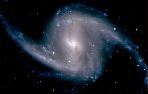 Spiral galaxy NGC 1365 observed from Chile in 2012 -- a new method gauges how to measure the universe's accelerating growth