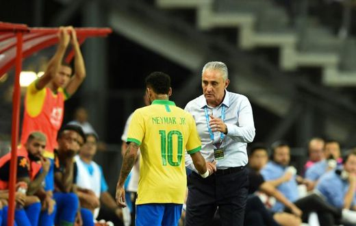 Neymar limps off after just 12 minutes of Brazil's 1-1 draw with Nigeria in Singapore