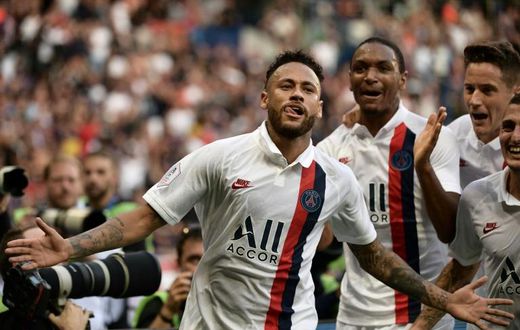 Neymar had been met with a hostile reception from PSG fans before producing a stunning last-minute winner against Strasbourg