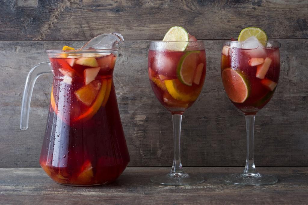 Here's How to Make Sangria That's Actually Good