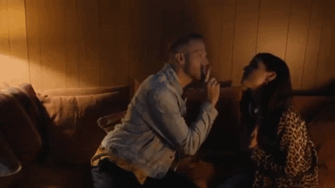 Arguing gif(Giphy)