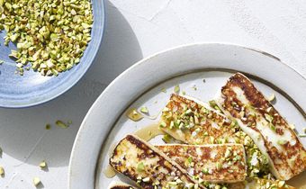 Crispy Cheese With Honey And Pistachio Recipe