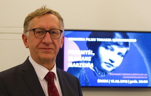 New York-based Polish filmmaker Tomasz Magierski made a documentary film about wartime Jewish teen diarist Renia Spiegel, who was shot, and her sister Elizabeth Bellak, who survived the war