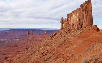 Taking the Pulse of a Sandstone Tower in Utah