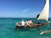 Ngalawa. (sail-world.)