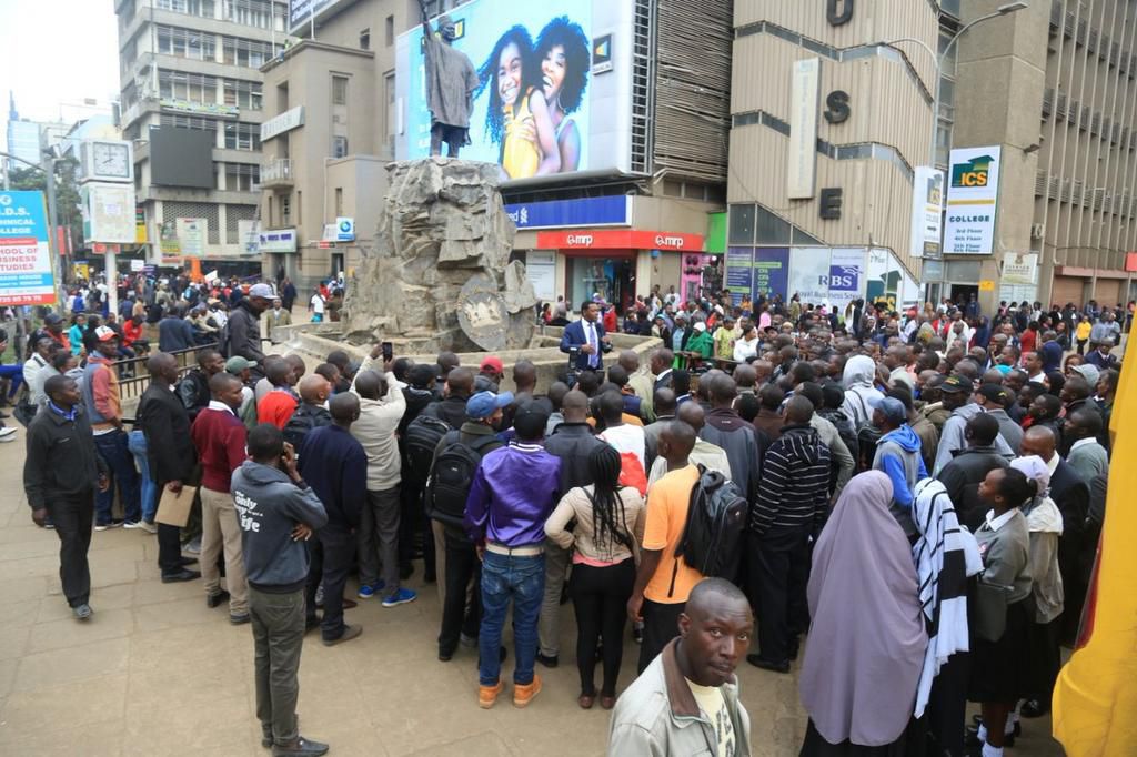 Governor Alfred Mutua addressing Kenyans at Nairobi CBD