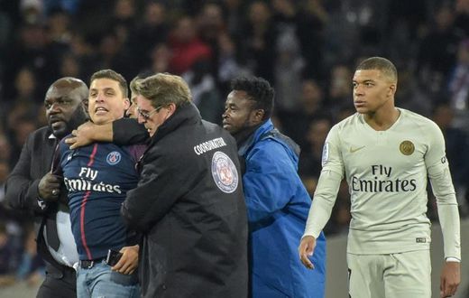 He only wanted a picture: the fan who ran on the field to take a selfie with Kylian Mbappe has been fined and banned