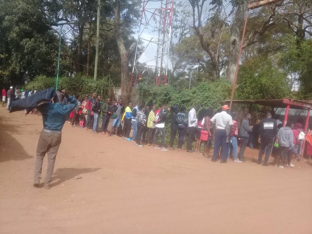Crazy queues as Kenyans rush to beat Huduma Namba deadline