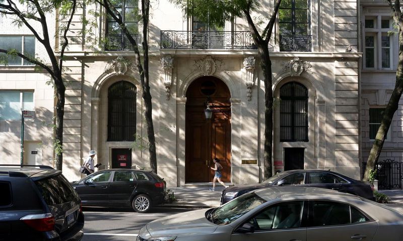Jeffrey Epstein Is Accused of Luring Girls to His Manhattan Mansion and Abusing Them