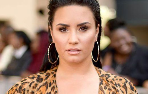 Mike Johnson Says Demi Lovato 'Kisses Really Well'