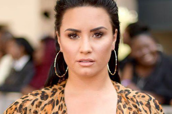 Mike Johnson Says Demi Lovato 'Kisses Really Well'