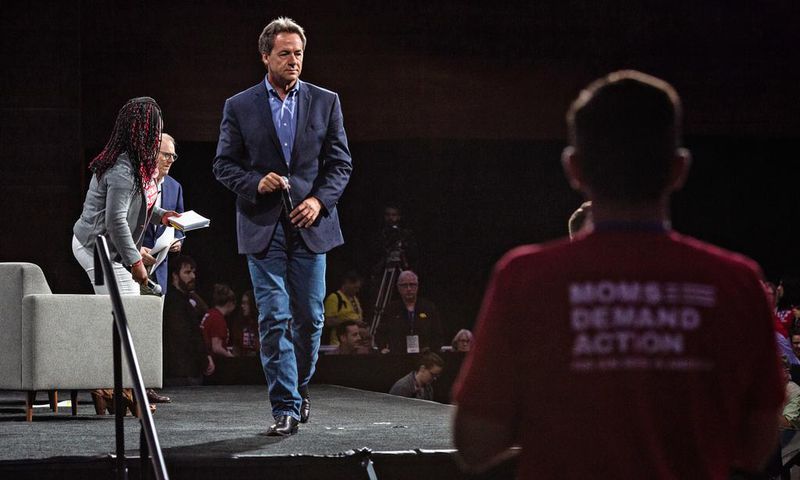 Democratic Candidates Jostle, and Gripe, as Debates Winnow the Field