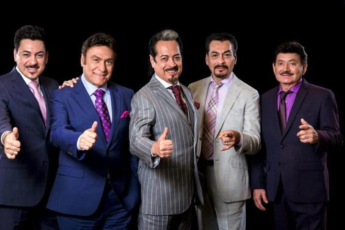 Los Tigres del Norte posan tras una entrevista con la AFP en México el 14 de octubre de 2019