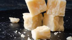 Dr. Pimple Popper Squeezes Blackheads in New Video