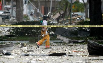 Explosion at Florida strip mall injures 23, officials say