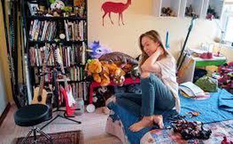 Elizabeth Marvel on sharing space with curiosities and ghosts