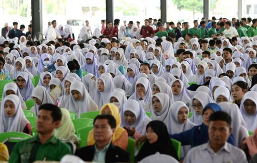 The police order seeking intel on Muslim students has sparked outrage and fears of discrimination